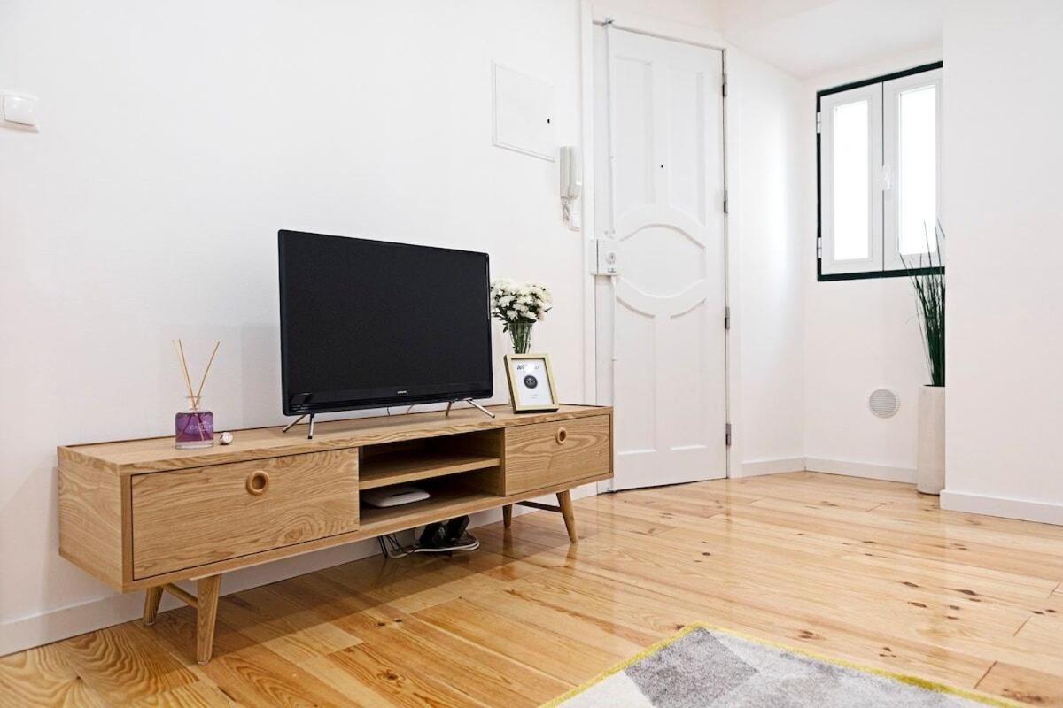 Apartment Getaway In Misericordia Lisbon